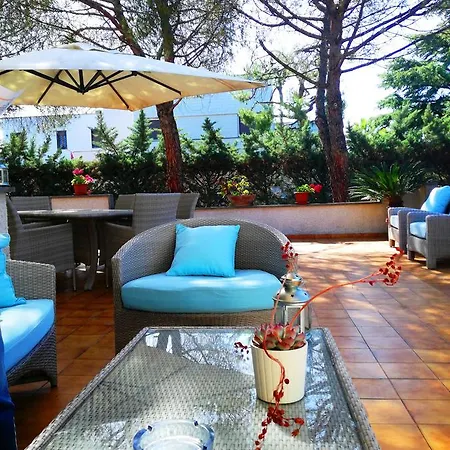 La Ambienti Sanificati Con Generatore Di Ozono 住宿加早餐酒店 2*